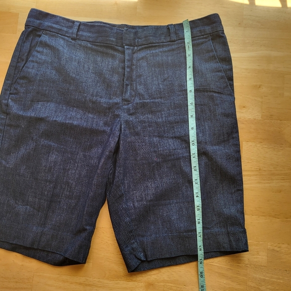 Banana Republic Women's Dark Chambray Flat Front Bermuda Shorts Size 28/6 - Picture 2 of 6